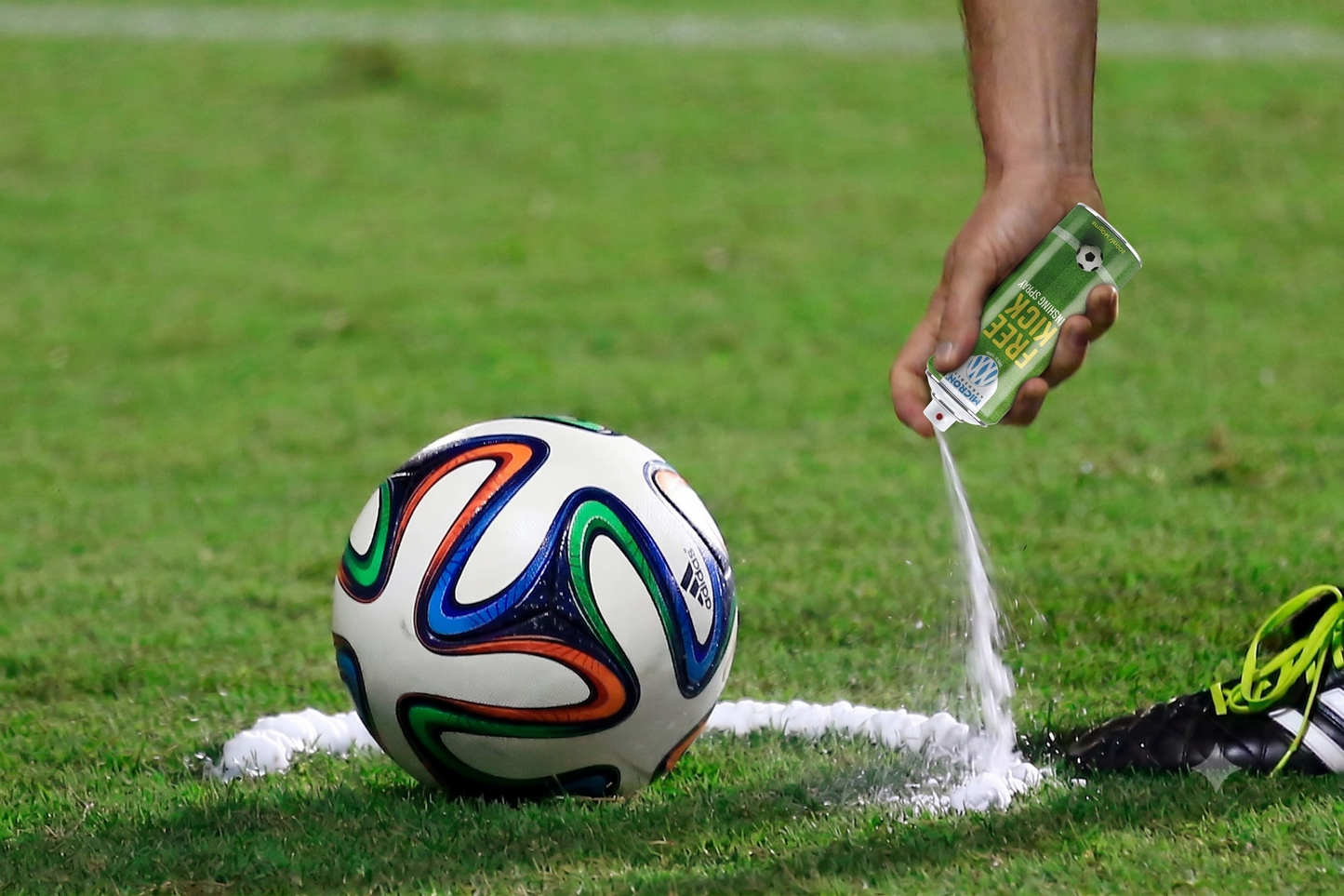 FreeKick Vanishing Spray - 200ml - Football Refree Spray